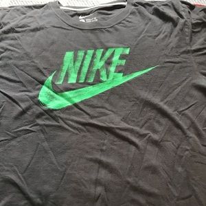 Black Nike t shirt